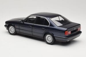 BMW 535i E34 Blue Metallic Minichamps 1:18 100024004 Metall - pilt 7/8