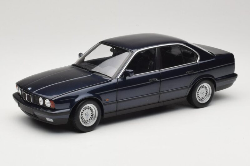 BMW 535i E34 Blue Metallic Minichamps 1:18 100024004 Metall