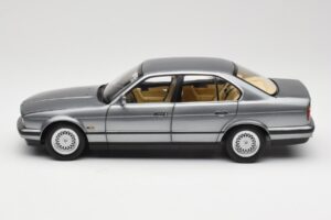 BMW 535i E34 Hall Metallic Minichamps 1:18 100024008 Metall - pilt 4/8