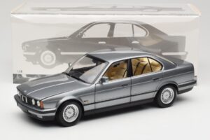 BMW 535i E34 Hall Metallic Minichamps 1:18 100024008 Metall - pilt 8/8