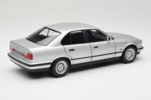 BMW 535i E34 Hõbedane Minichamps 1:18 100024005 Metall - pilt 3/8