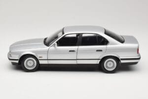BMW 535i E34 Hõbedane Minichamps 1:18 100024005 Metall - pilt 4/8