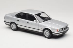 BMW 535i E34 Hõbedane Minichamps 1:18 100024005 Metall - pilt 6/8