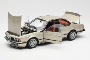 BMW 635 CSi E24 Bronzit Beige Metallic AUTOart 1:18 70523 Metall - pilt 2/8