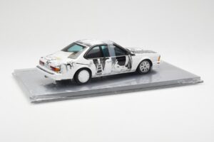 BMW 635 CSi E24 Art Car Robert Rauschenberg AUTOart 1:18 80430150924 Metall - pilt 2/8