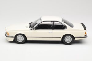 BMW 635 CSi E24 Valge Minichamps 1:18 155028102 Metall - pilt 3/6