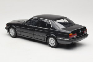 BMW 730i E32 Black Metallic Minichamps 1:18 100023002 Metall - pilt 7/8