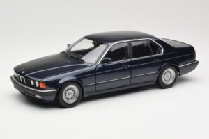 BMW 730i E32 Sinine Metallic Minichamps 1:18 100023006 Metall
