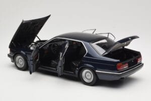 BMW 730i E32 Sinine Metallic Minichamps 1:18 100023006 Metall - pilt 5/8
