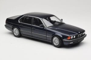 BMW 730i E32 Sinine Metallic Minichamps 1:18 100023006 Metall - pilt 6/8
