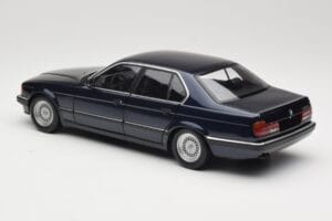 BMW 730i E32 Sinine Metallic Minichamps 1:18 100023006 Metall - pilt 7/8
