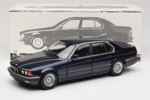 BMW 730i E32 Sinine Metallic Minichamps 1:18 100023006 Metall - pilt 8/8