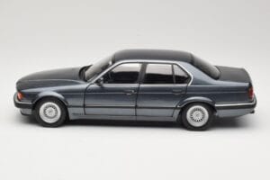 BMW 730i E32 Grey Metallic Minichamps 1:18 100023005 Metall - pilt 4/8