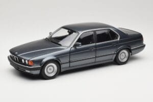 BMW 730i E32 Grey Metallic Minichamps 1:18 100023005 Metall