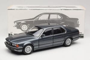 BMW 730i E32 Grey Metallic Minichamps 1:18 100023005 Metall - pilt 8/8