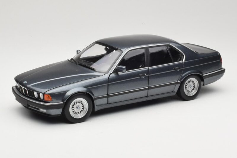 BMW 730i E32 Grey Metallic Minichamps 1:18 100023005 Metall