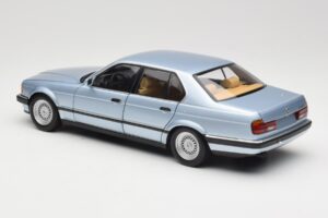 BMW 730i E32 Helesininen Metallic Minichamps 1:18 100023008 Metall - pilt 7/8