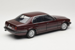 BMW 730i E32 Red Metallic Minichamps 1:18 100023001 Metall - pilt 3/8