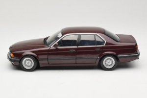BMW 730i E32 Red Metallic Minichamps 1:18 100023001 Metall - pilt 4/8
