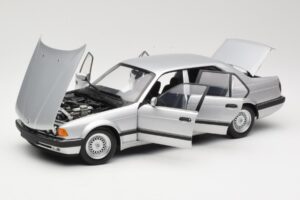 BMW 730i E32 Hõbedane Minichamps 1:18 100023000 Metall - pilt 2/8