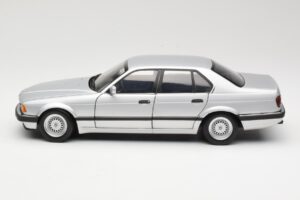 BMW 730i E32 Hõbedane Minichamps 1:18 100023000 Metall - pilt 4/8