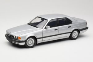 BMW 730i E32 Hõbedane Minichamps 1:18 100023000 Metall