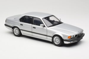BMW 730i E32 Hõbedane Minichamps 1:18 100023000 Metall - pilt 6/8