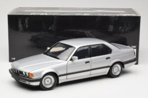 BMW 730i E32 Hõbedane Minichamps 1:18 100023000 Metall - pilt 8/8