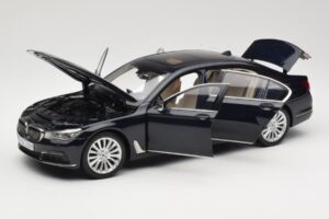 BMW 750Li F02 Imperial Blue Paragon 1:18 80432405586 Metall - pilt 2/8