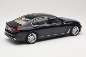 BMW 750Li F02 Imperial Blue Paragon 1:18 80432405586 Metall - pilt 3/8