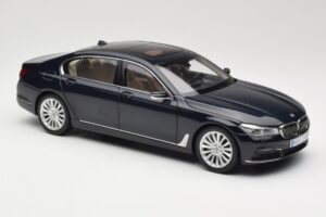 BMW 750Li F02 Imperial Blue Paragon 1:18 80432405586 Metall - pilt 6/8