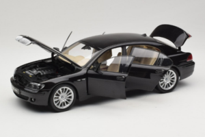 BMW 760Li E66 Individual Must Kyosho 1:18 08573RB Metall - pilt 2/8