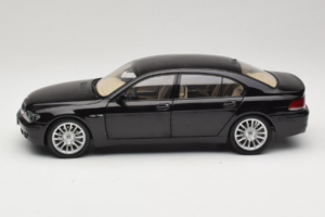 BMW 760Li E66 Individual Must Kyosho 1:18 08573RB Metall - pilt 4/8