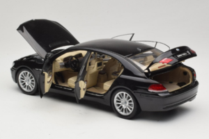 BMW 760Li E66 Individual Must Kyosho 1:18 08573RB Metall - pilt 5/8