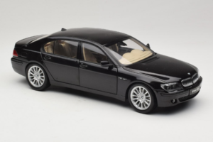 BMW 760Li E66 Individual Must Kyosho 1:18 08573RB Metall - pilt 6/8