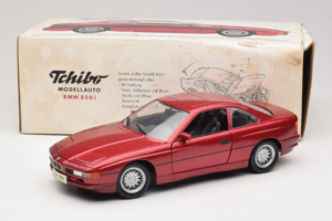 BMW 850i E31 Punane Tchibo 1:18 36157 Metall - pilt 8/8