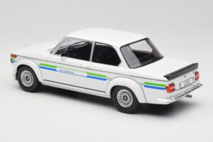 BMW Alpina 2002 E10 Turbo Valge MCG 1:18 MCG18409-R Metall - pilt 5/6