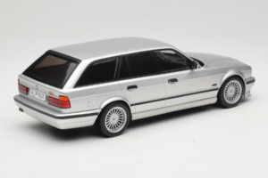 BMW Alpina B10 E34 4.6 Touring Hõbedane MCG 1:18 MCG18332MCW Metall - pilt 2/6