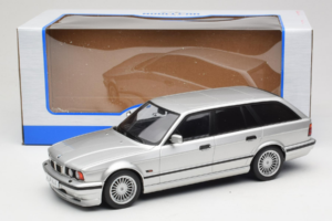 BMW Alpina B10 E34 4.6 Touring Hõbedane MCG 1:18 MCG18332MCW Metall - pilt 6/6