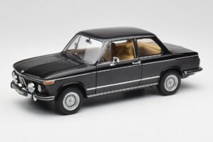 BMW 2002 L E10 Must AUTOart 1:18 70603 Metall