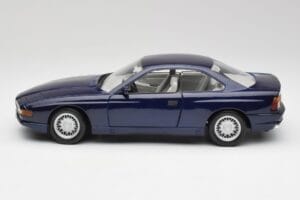 BMW E31 850i Mauritius Sinine Maisto 1:18 438813100299 Metall - pilt 4/8