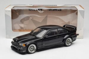 BMW E36 M3 GTR Street Cosmos Must UT Models 1:18 20481 Metall - pilt 8/8