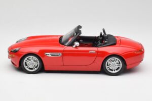 BMW Z8 E52 Roadster Erkpunane Bburago 1:18 12032 Metall - pilt 4/8