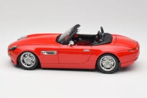BMW Z8 E52 Punane Bburago 1:18 Z8001 Metall - pilt 4/8