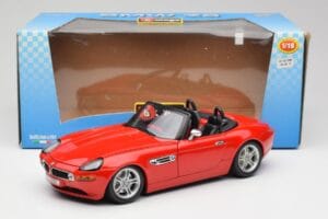 BMW Z8 E52 Punane Bburago 1:18 Z8001 Metall - pilt 8/8