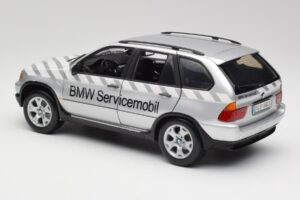 BMW X5 E53 3.0d Service Mobil Kyosho 1:18 80430305646 Metall - pilt 7/8