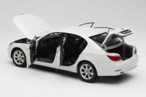 BMW E60 545i Alpine Valge Kyosho 1:18 08591W Metall - pilt 5/8