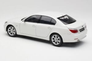 BMW E60 545i Alpine Valge Kyosho 1:18 08591W Metall - pilt 7/8