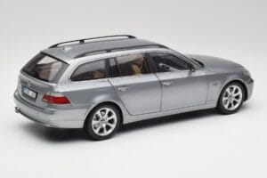 BMW 545i E61 Touring Helehall Kyosho 1:18 80430308414 Metall - pilt 3/8