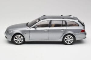 BMW 545i E61 Touring Helehall Kyosho 1:18 80430308414 Metall - pilt 4/8